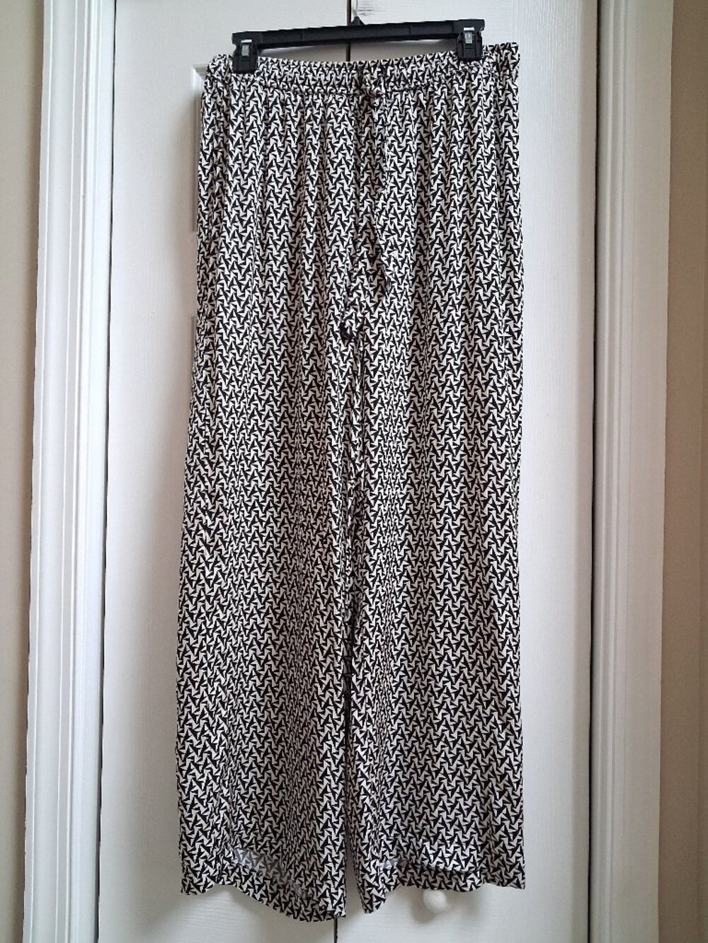 ANTHROPOLOGIE Black/White Geometric Pattern Wide Leg Pants sz M